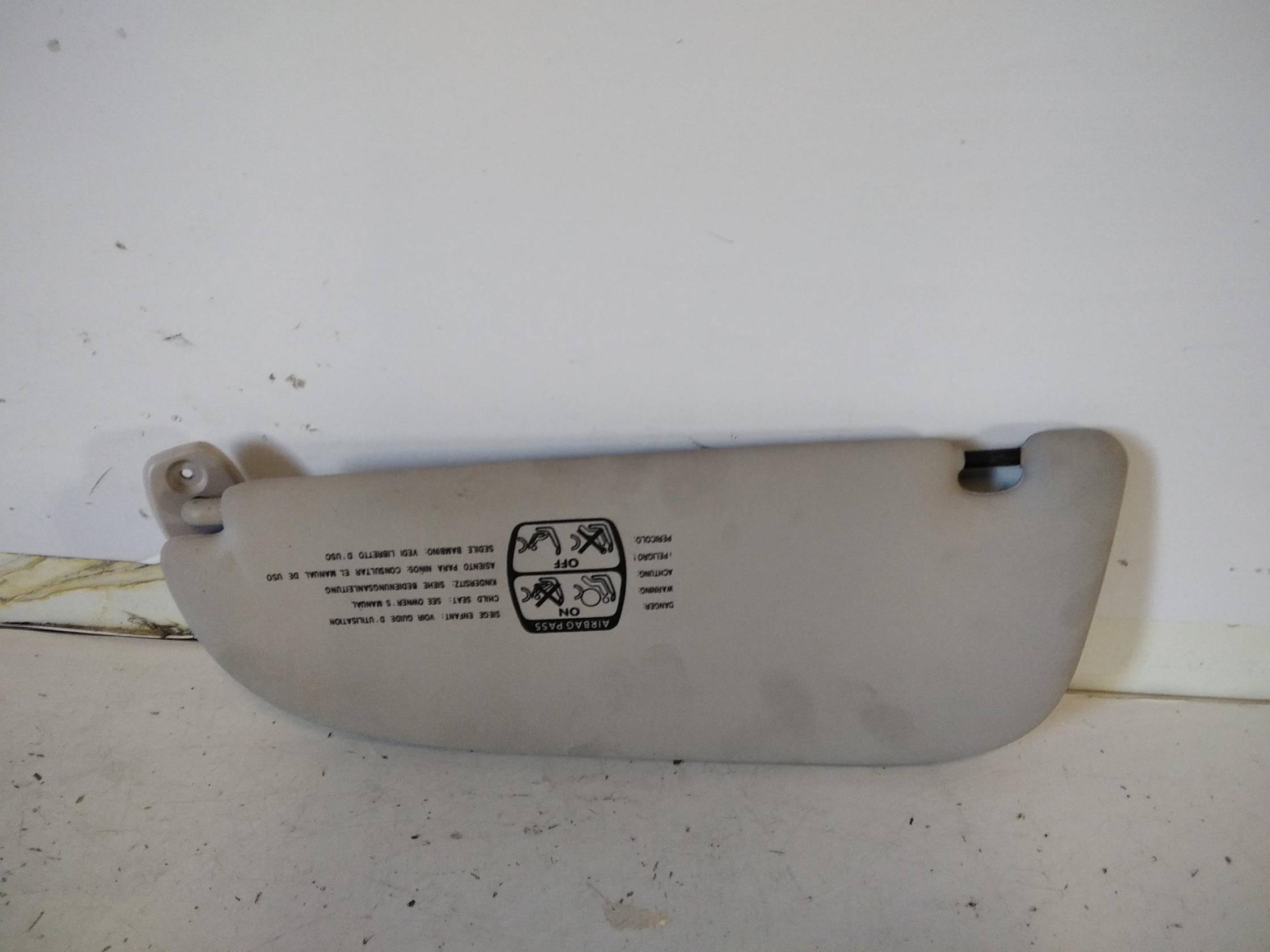 Aletta parasole parabrezza